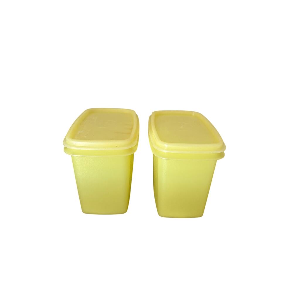 2 VTG Tupperware Yellow Shelf Saver Containers 1243-2 With‎ Lids